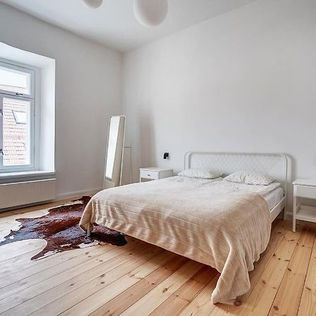 Spacious 2-Bedroom Flat In Old Town By Urban Rent Vilnius Exterior foto