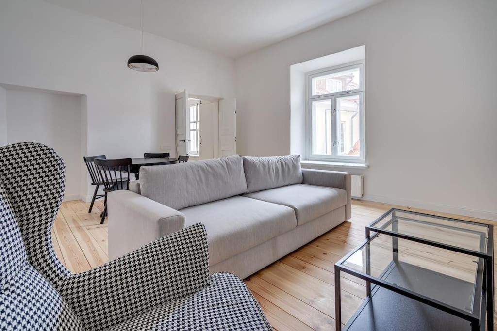 Spacious 2-Bedroom Flat In Old Town By Urban Rent Vilnius Exterior foto