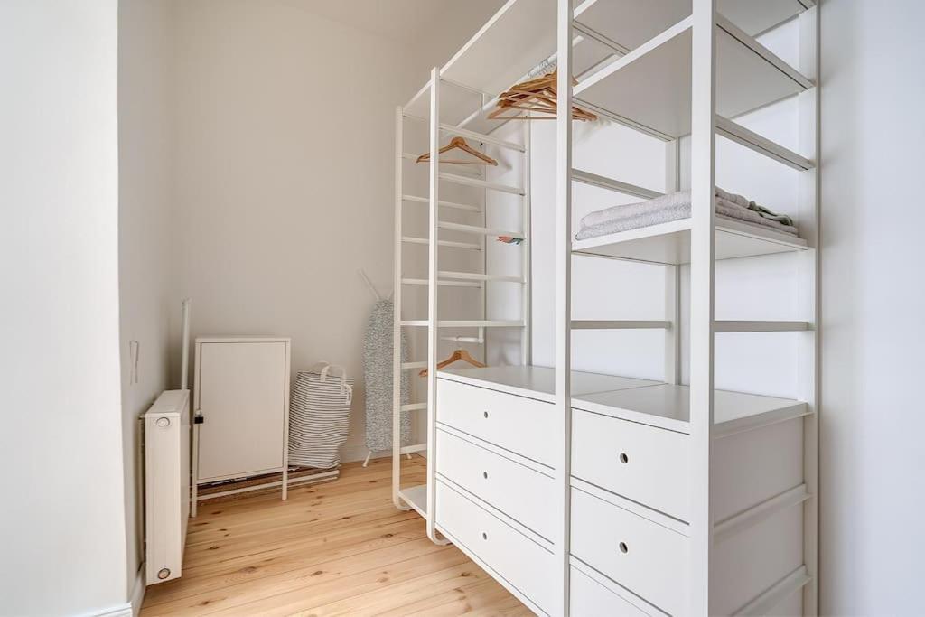 Spacious 2-Bedroom Flat In Old Town By Urban Rent Vilnius Exterior foto