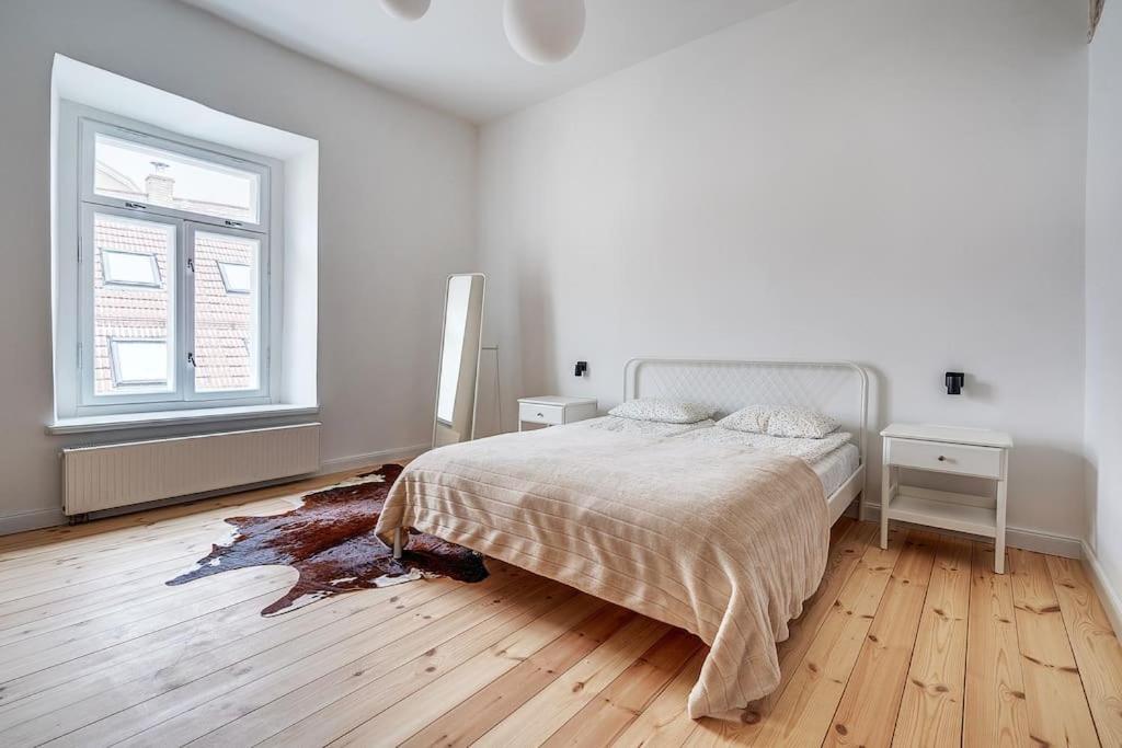 Spacious 2-Bedroom Flat In Old Town By Urban Rent Vilnius Exterior foto