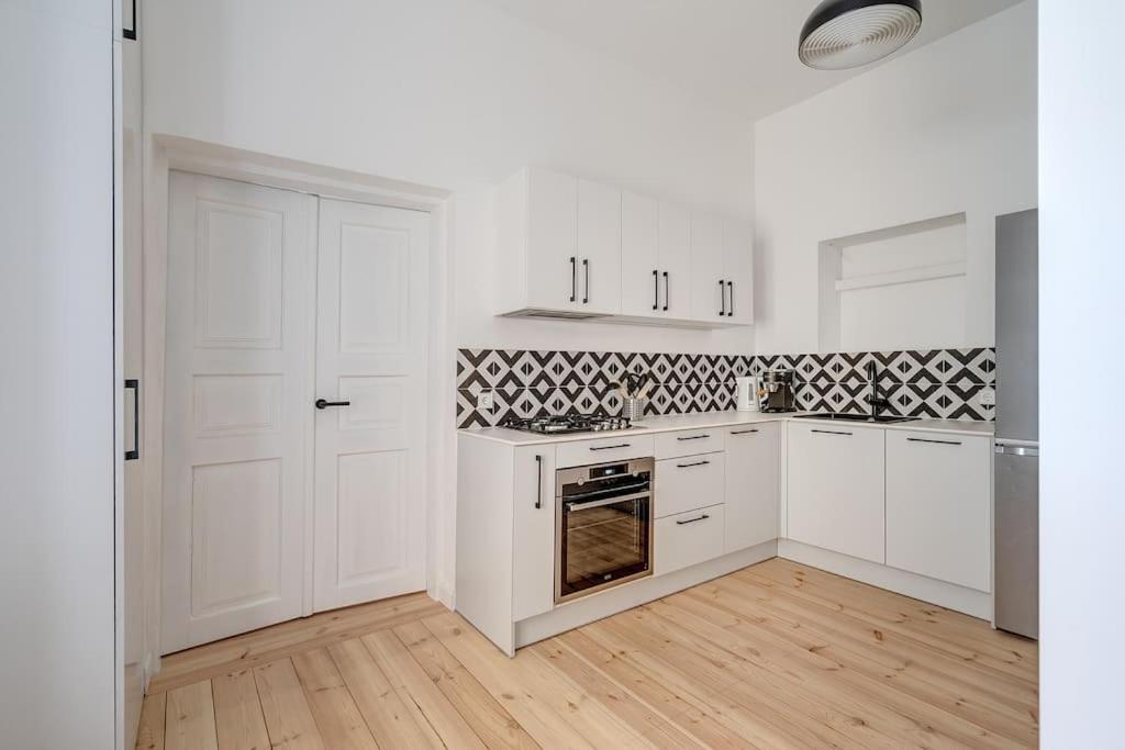 Spacious 2-Bedroom Flat In Old Town By Urban Rent Vilnius Exterior foto