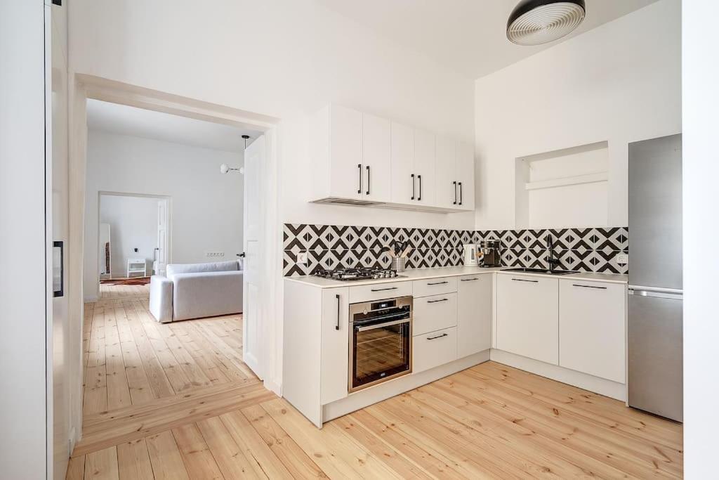 Spacious 2-Bedroom Flat In Old Town By Urban Rent Vilnius Exterior foto